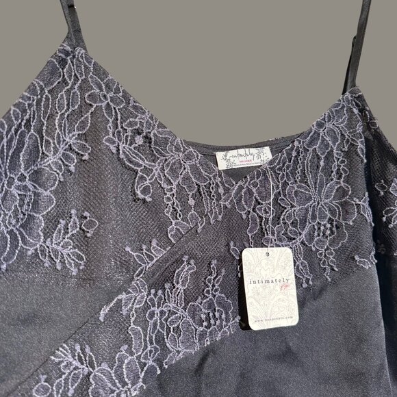 Free People Moonbeams Surplice V-Neck Lace Detail Satin Camisole size Small NWT - Picture 3 of 5
